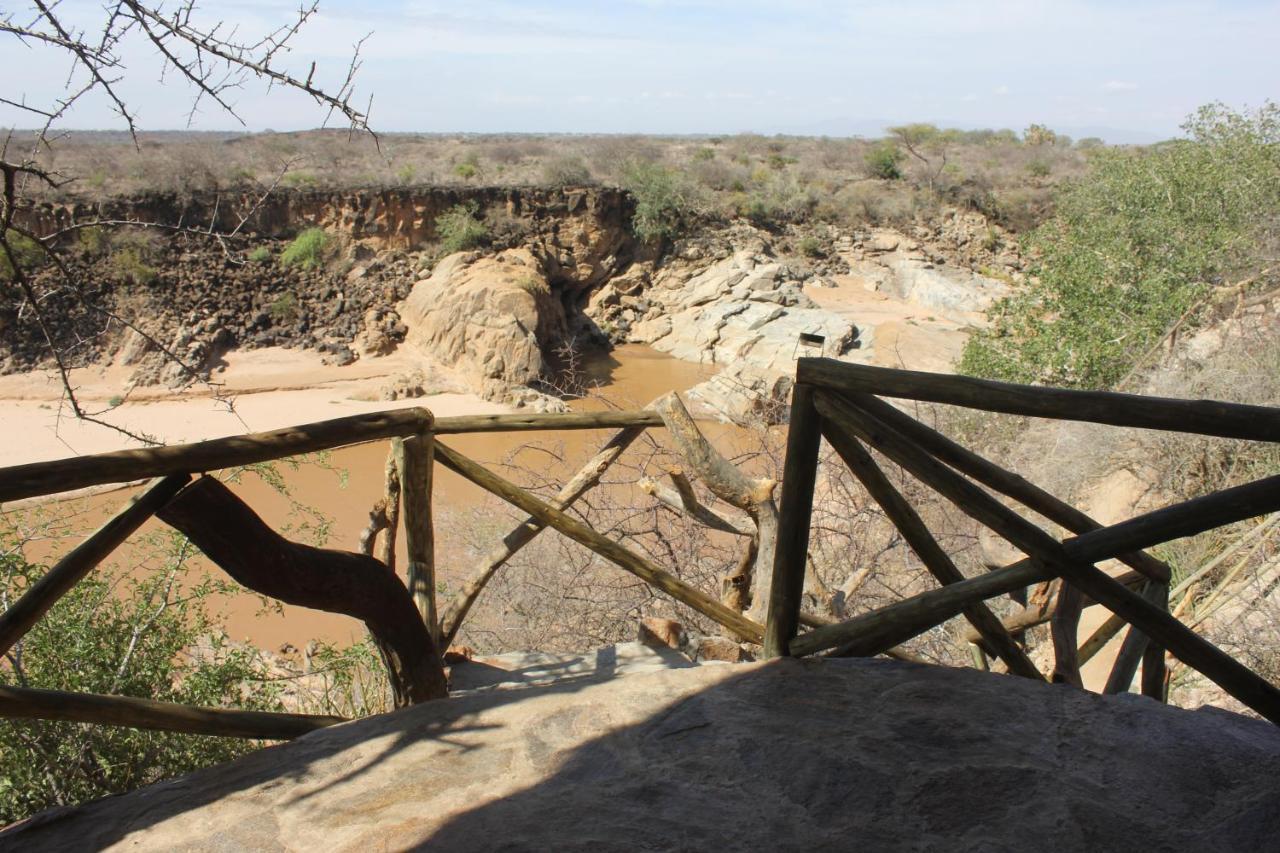 Lion'S Cave Camp, Samburu Archers Post Exterior photo