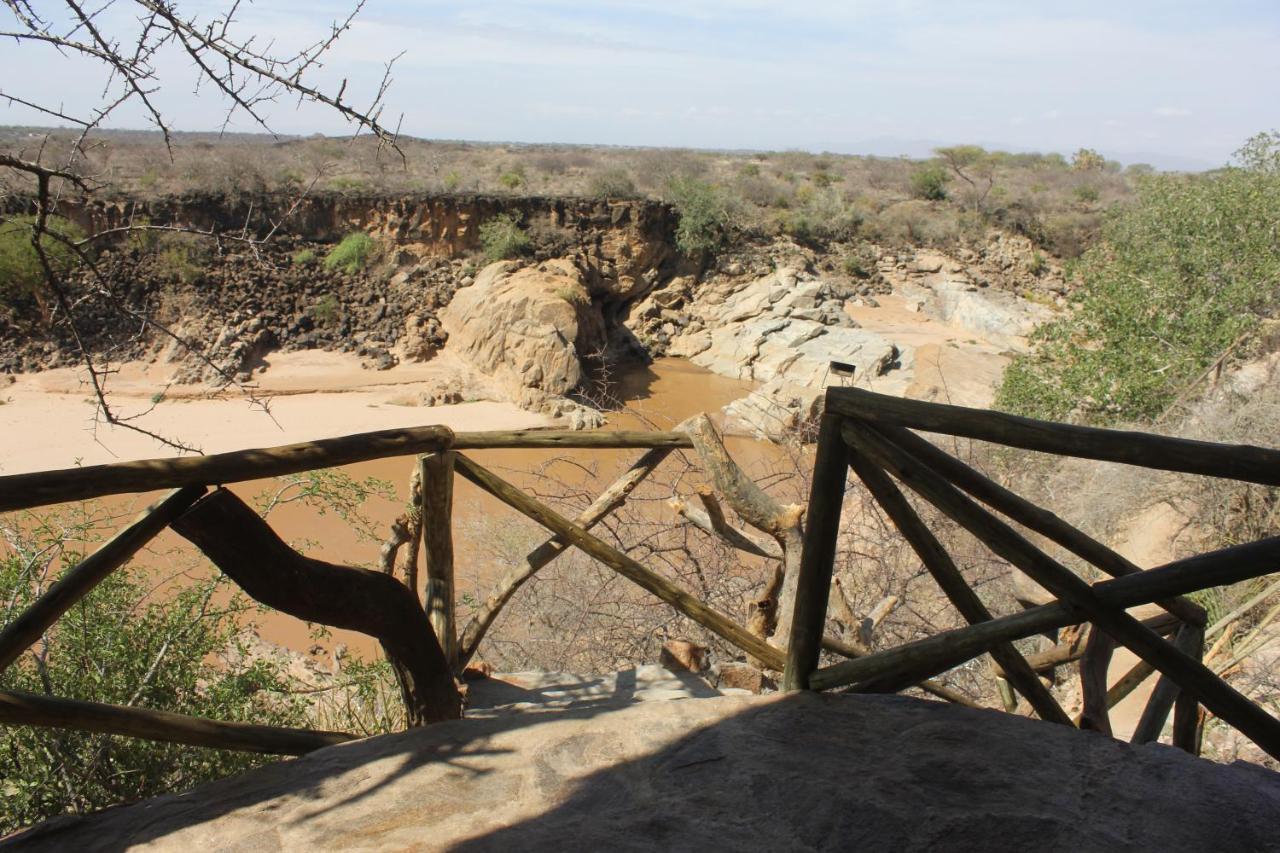 Lion'S Cave Camp, Samburu Archers Post Exterior photo