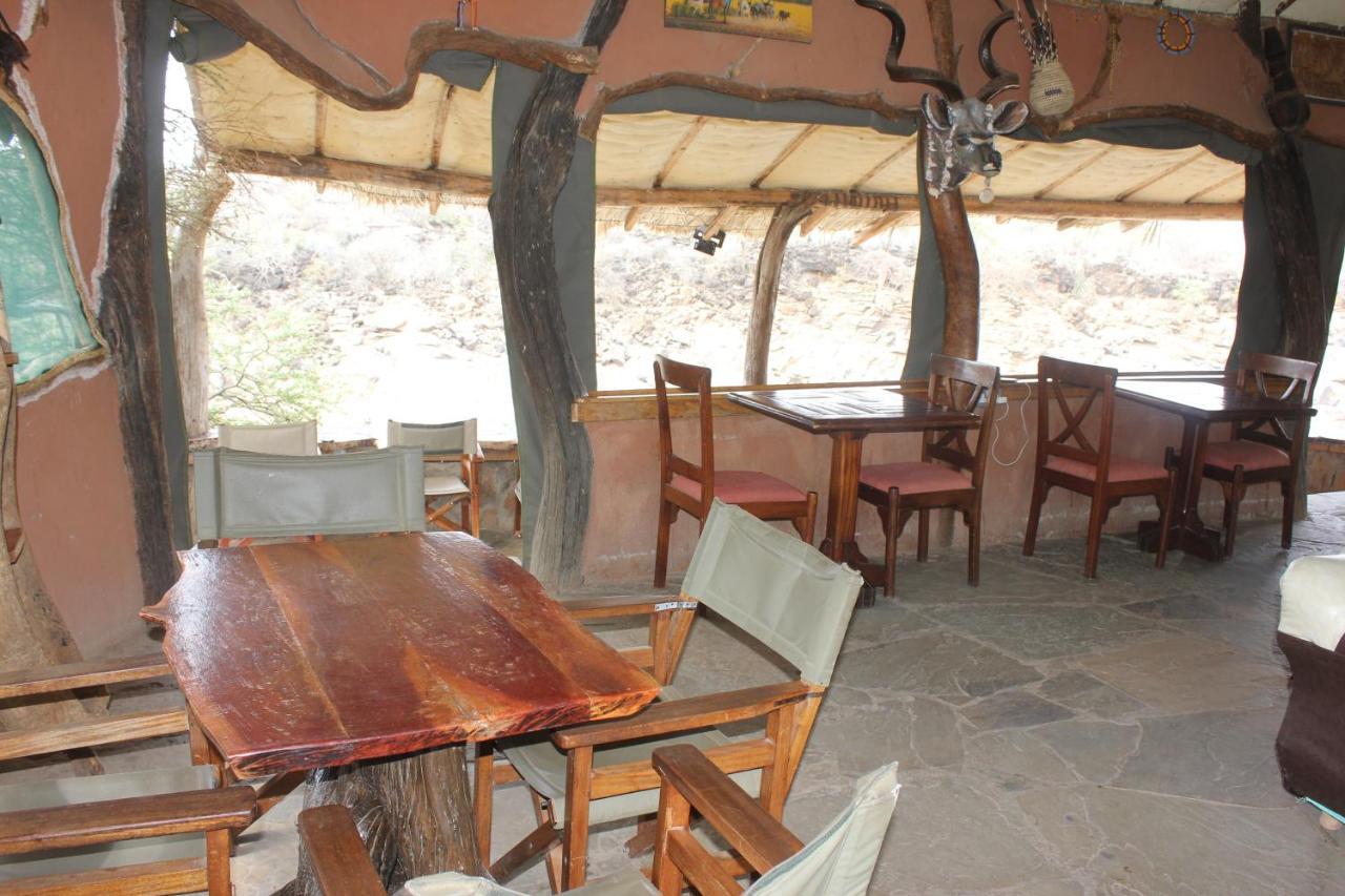 Lion'S Cave Camp, Samburu Archers Post Exterior photo